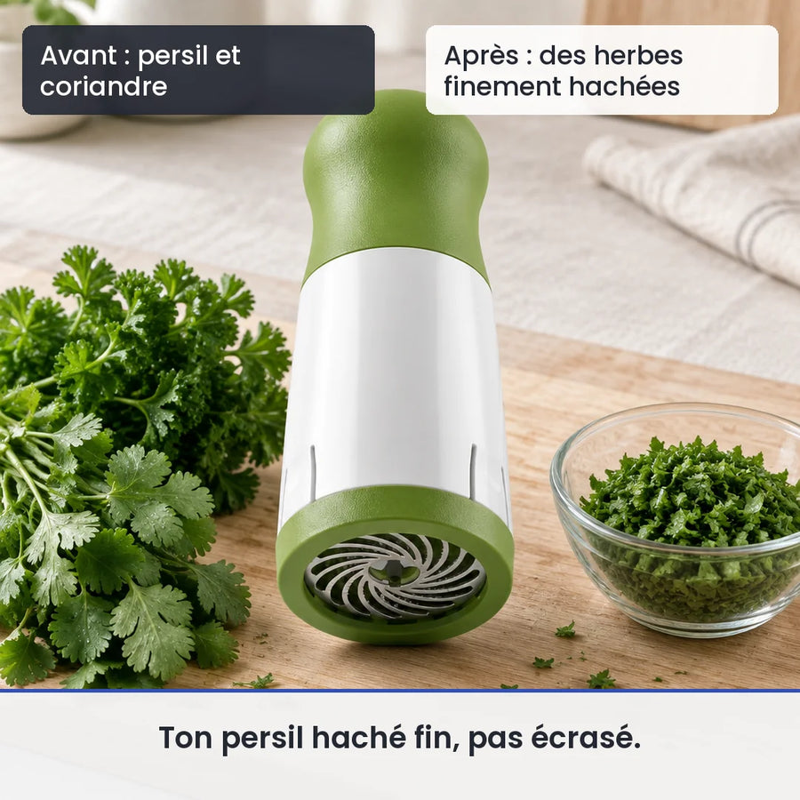 Avant/après avec le hachoir manuel en acier inoxydable : persil et coriandre, puis des herbes finement hachées