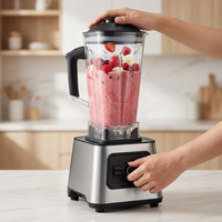 Blender hachoir de table 2,5 L, 4 lames inox, en cours d'utilisation
