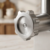 Hachoir à viande électrique inox pro n°8, 12 ou 22, gros plan sur les détails