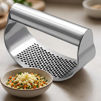 Hachoir à ail inox à bascule, ail et gingembre, résultat obtenu