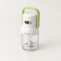 Mini blender électrique blanc à anse verte et écran digital, bol transparent vide avec couteau inox, sur fond clair