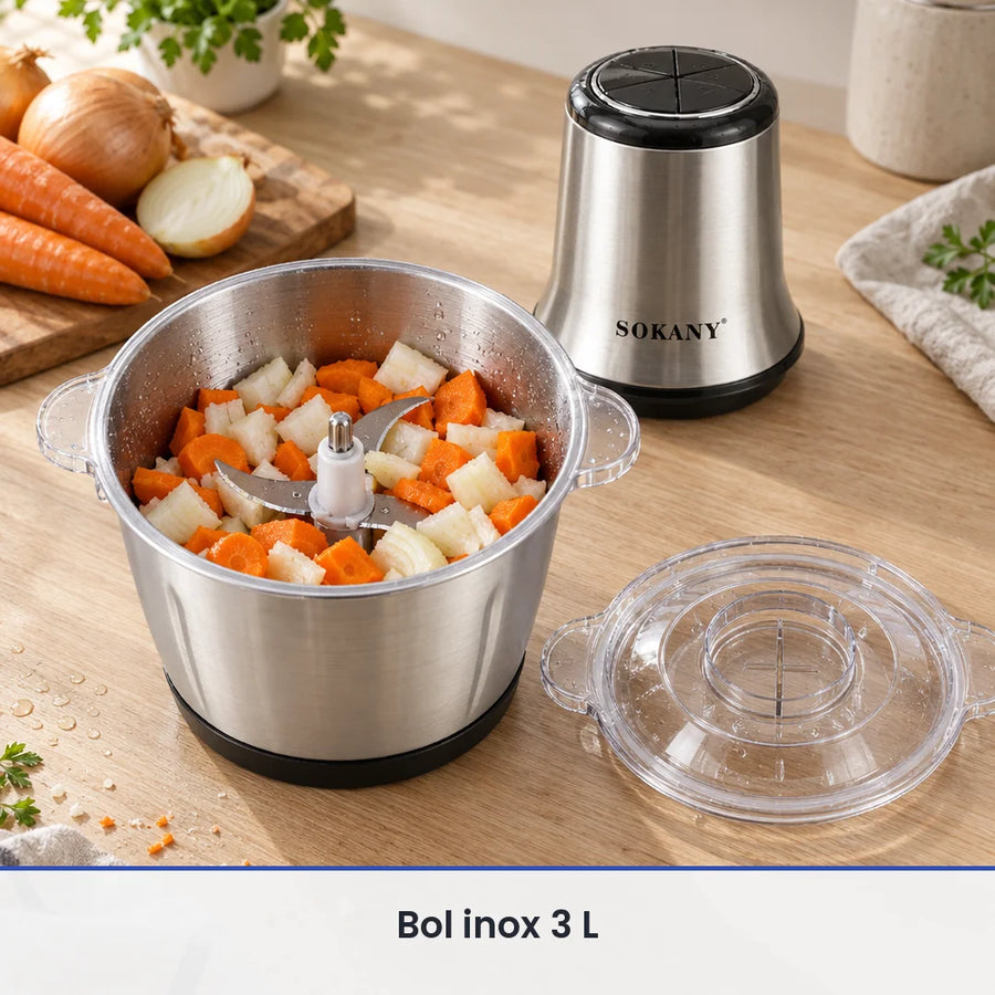 Bol inox de 3 L du hachoir électrique 800W rempli aux deux tiers d'oignons et de carottes, couvercle à côté