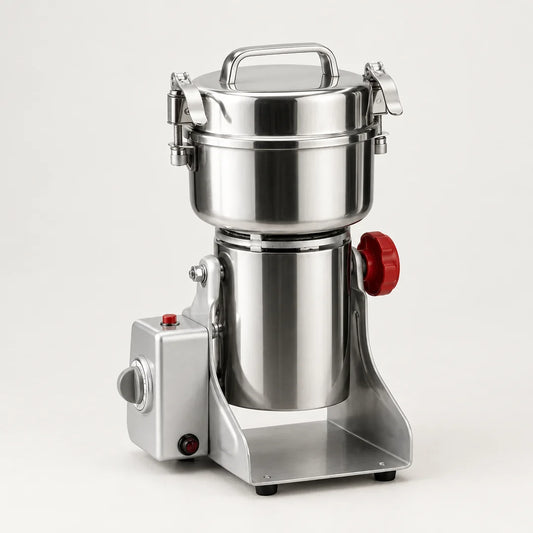 Moulin électrique oscillant en inox 800 g sur support en U, boîtier gris à gauche et molette rouge, sur fond blanc cassé