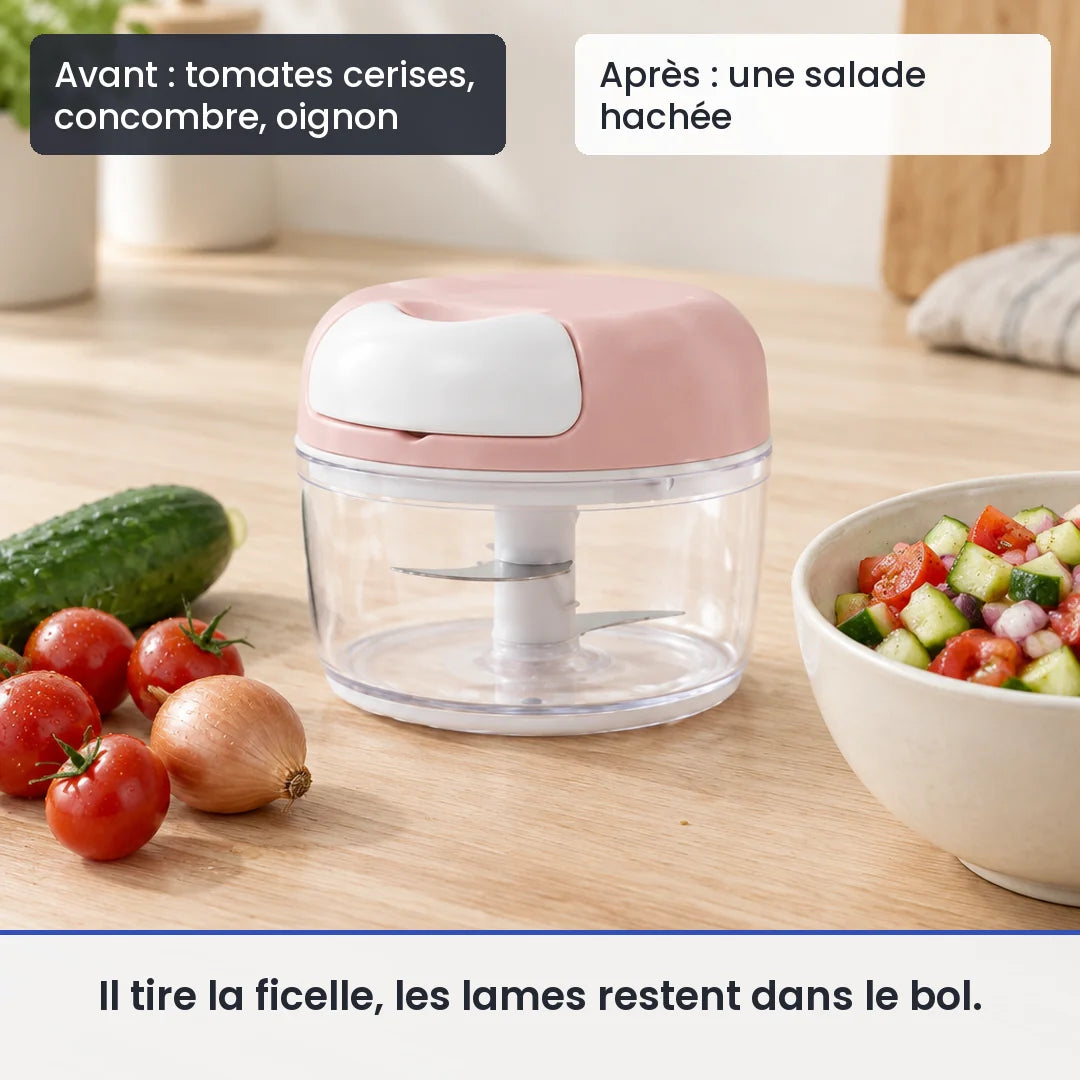 Avant/après avec le hachoir manuel à ficelle multifonction rose : tomates cerises, concombre, oignon, puis une salade hachée