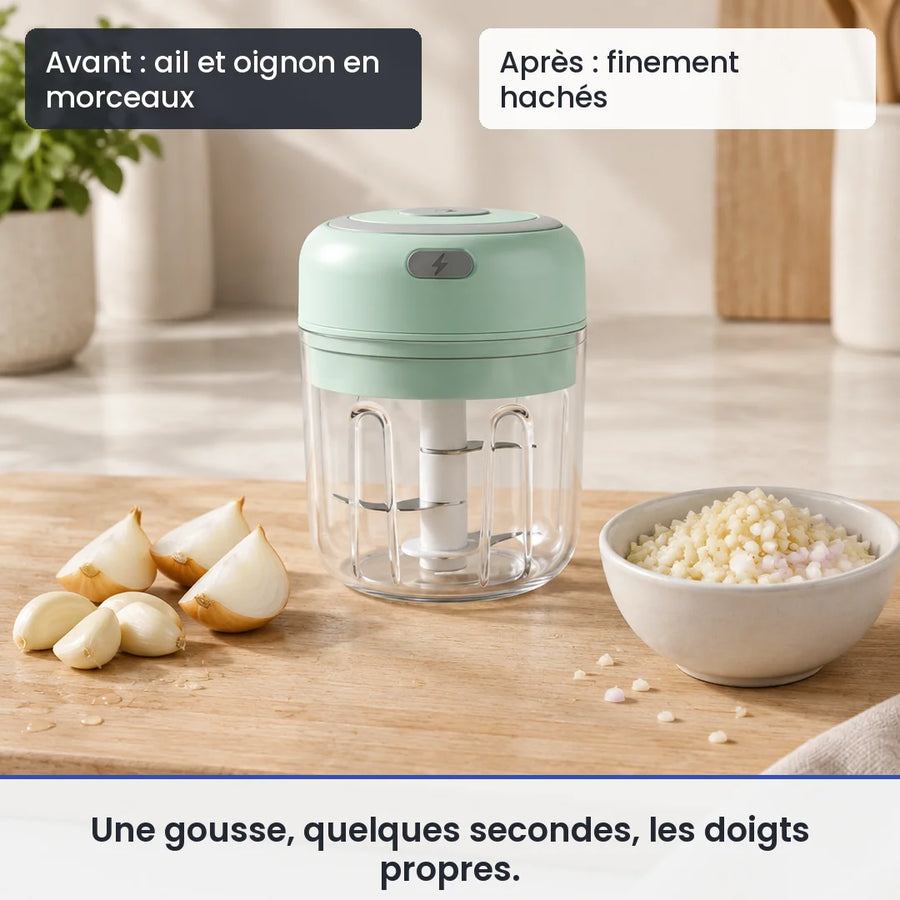Avant/après avec le mini hachoir électrique vert 30W 250 ml plastique : ail et oignon en morceaux, puis finement hachés