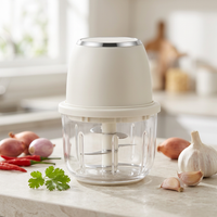 Mini hachoir électrique 350 ml ivoire, en situation dans la cuisine